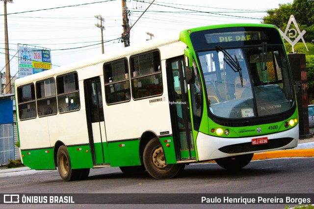 Viação Leopoldinense 4500 na cidade de Leopoldina, Minas Gerais, Brasil, por Paulo Henrique Pereira Borges. Número da foto: #12947135.