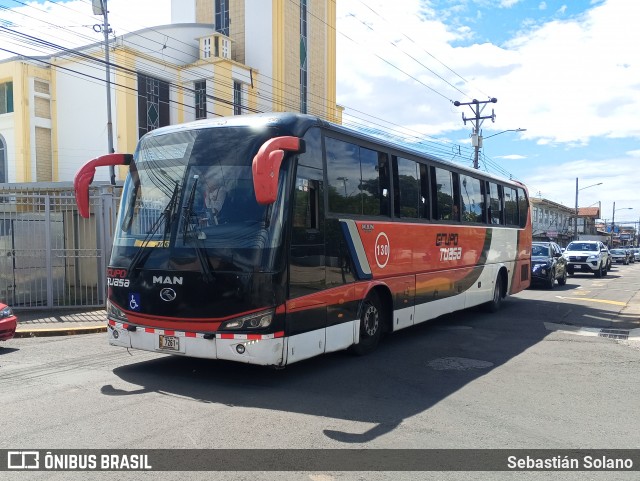 TUASA - Transportes Unidos Alajuelenses 130 na cidade de Heredia, Heredia, Heredia, Costa Rica, por Sebastián Solano. Número da foto: #12945814.