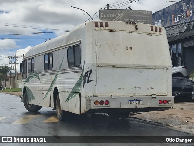 Motorhomes 8959 na cidade de Vicente Pires, Distrito Federal, Brasil, por Otto Danger. Número da foto: #12947927.
