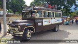 Rouxinol 1957 na cidade de Belo Horizonte, Minas Gerais, Brasil, por Jacó Gebosky. Número da foto: #:id.