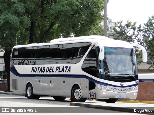 Rutas del Plata 141 na cidade de Montevideo, Montevideo, Uruguai, por Diogo Viec. Número da foto: #13007588.