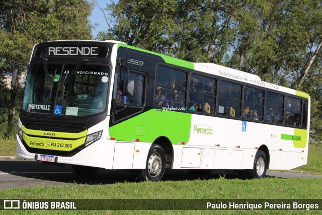 Viação Penedo RJ 213.006 na cidade de Resende, Rio de Janeiro, Brasil, por Paulo Henrique Pereira Borges. Número da foto: #13032870.
