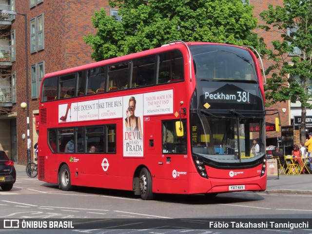 Abellio London Bus Company 2573 na cidade de London, Greater London, Inglaterra, por Fábio Takahashi Tanniguchi. Número da foto: #13032267.