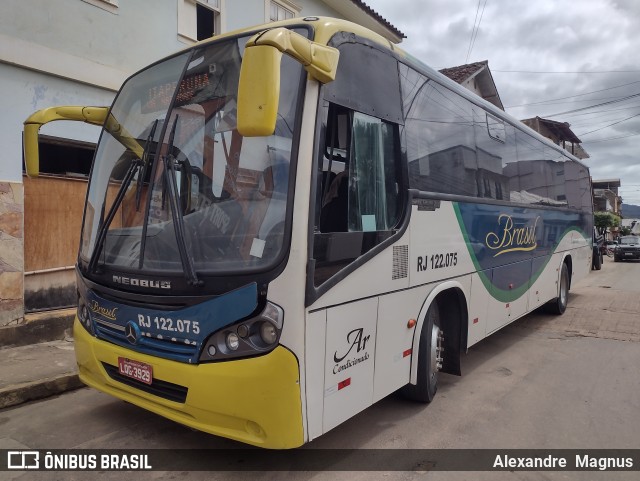Brasil SA Transporte e Turismo RJ 122.075 na cidade de Varre-Sai, Rio de Janeiro, Brasil, por Alexandre  Magnus. Número da foto: #13034935.