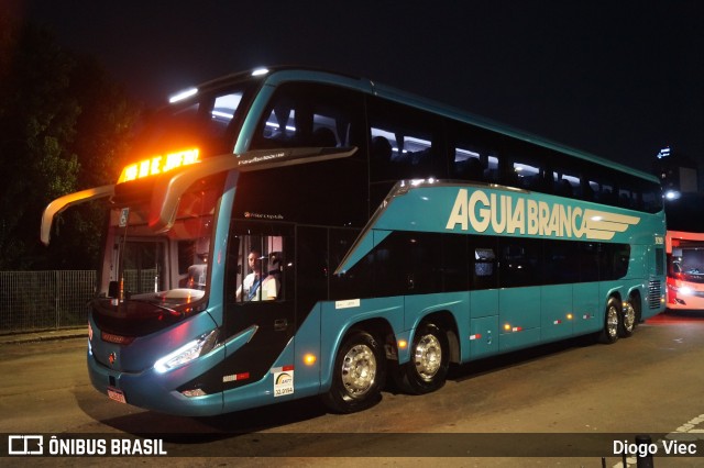 Viação Águia Branca 51390 na cidade de Curitiba, Paraná, Brasil, por Diogo Viec. Número da foto: #13035091.
