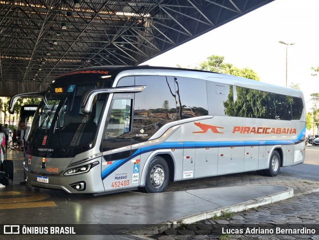Viação Piracicabana 452403 na cidade de Bauru, São Paulo, Brasil, por Lucas Adriano Bernardino. Número da foto: #13033817.