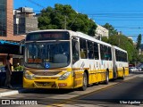 Companhia Carris Porto-Alegrense 0813 na cidade de Porto Alegre, Rio Grande do Sul, Brasil, por Vitor Aguilera. Número da foto: #:id.