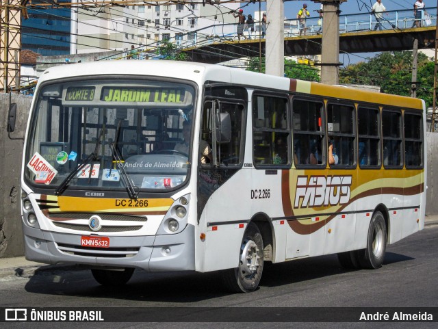 Transportes Fabio's DC 2.266 na cidade de Duque de Caxias, Rio de Janeiro, Brasil, por André Almeida. Número da foto: #13037674.