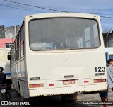 Ônibus Particulares 123 na cidade de Lagarto, Sergipe, Brasil, por Andre Santos de Moraes. Número da foto: #13036801.