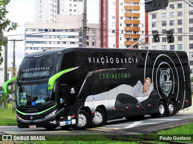Viação Garcia 86098 na cidade de Curitiba, Paraná, Brasil, por Paulo Gustavo. Número da foto: #13040252.
