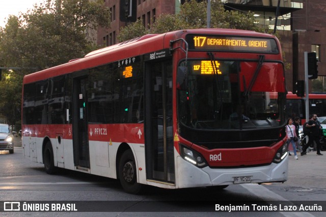 STU Santiago Transporte Urbano PFYC21 na cidade de Providencia, Santiago, Metropolitana de Santiago, Chile, por Benjamín Tomás Lazo Acuña. Número da foto: #13037760.