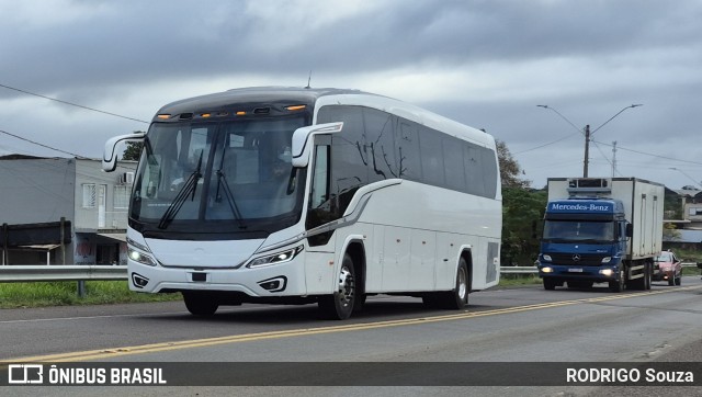 Ônibus Particulares  na cidade de Uruguaiana, Rio Grande do Sul, Brasil, por RODRIGO Souza. Número da foto: #13038365.