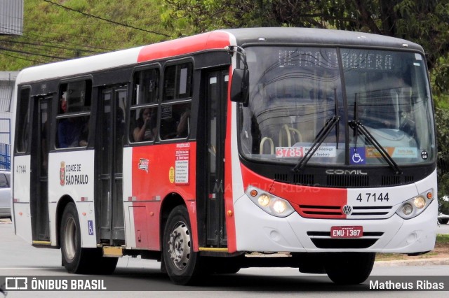 Pêssego Transportes 4 7144 na cidade de São Paulo, São Paulo, Brasil, por Matheus Ribas. Número da foto: #13040297.