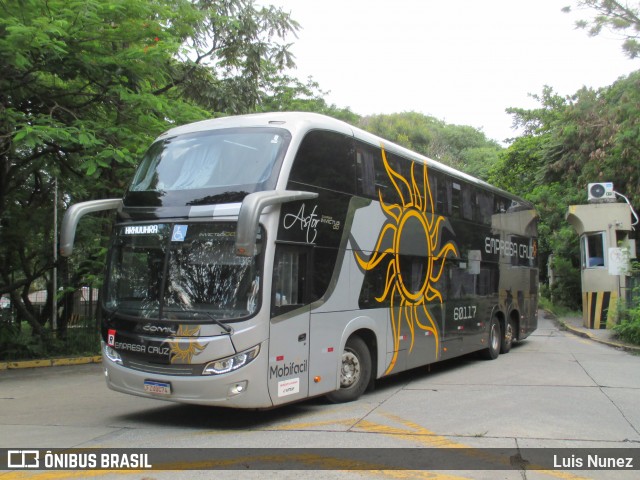 Empresa Cruz 60117 na cidade de São Paulo, São Paulo, Brasil, por Luis Nunez. Número da foto: #13038562.