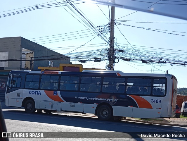 Viação Raposo Tavares Cotia 2409 na cidade de Cotia, São Paulo, Brasil, por David Macedo Rocha. Número da foto: #13046679.