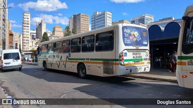 VAP - Viação Alto Petrópolis 4490 na cidade de Porto Alegre, Rio Grande do Sul, Brasil, por Douglas Santos. Número da foto: #13044850.