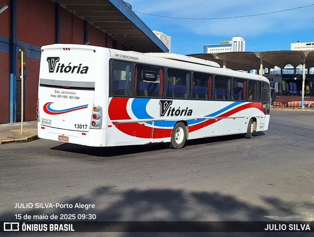 Expresso Vitória de Transportes 13017 na cidade de Porto Alegre, Rio Grande do Sul, Brasil, por JULIO SILVA. Número da foto: #13044592.