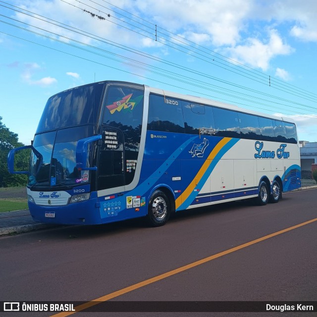 Luma Tur 3200 na cidade de Mato Leitão, Rio Grande do Sul, Brasil, por Douglas Kern. Número da foto: #13046831.