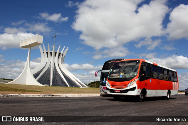Viação Piracicabana Distrito Federal 117021 na cidade de Brasília, Distrito Federal, Brasil, por Ricardo Vieira. Número da foto: #13047955.