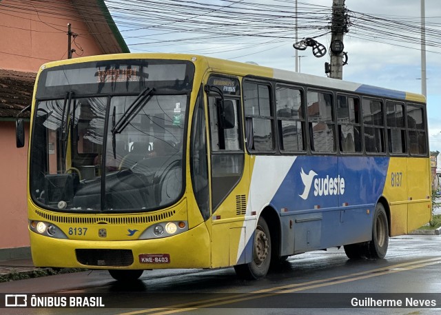 Viação Sudeste 8137 na cidade de Marataízes, Espírito Santo, Brasil, por Guilherme Neves. Número da foto: #13047523.