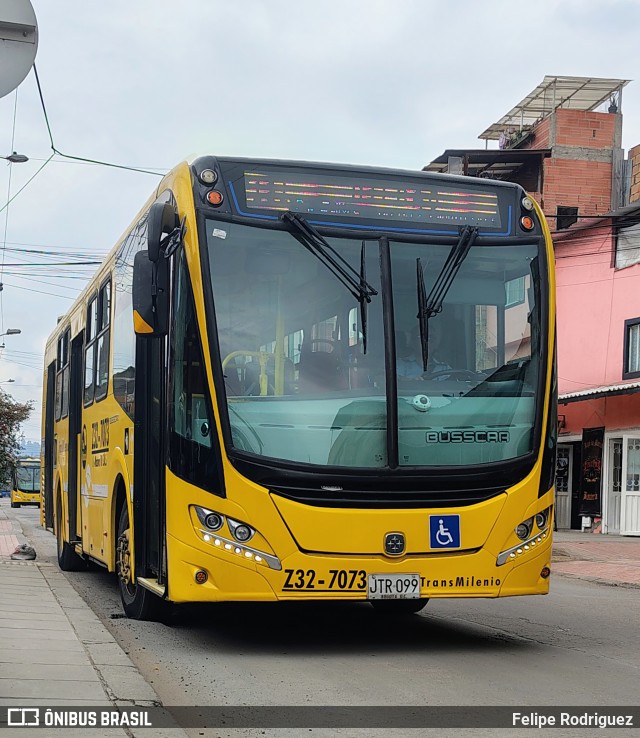 Emasivo S.A.S. Z32-7073 na cidade de Bogotá, Colômbia, por Felipe Rodriguez. Número da foto: #13051985.