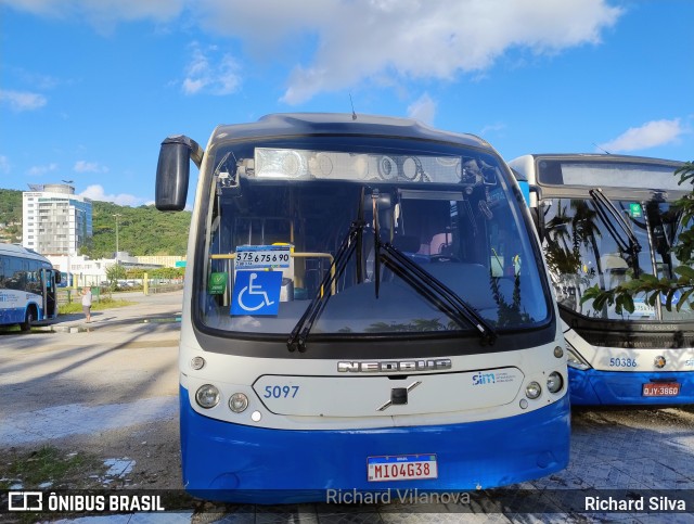 Insular Transportes Coletivos 5097 na cidade de Florianópolis, Santa Catarina, Brasil, por Richard Silva. Número da foto: #13050317.