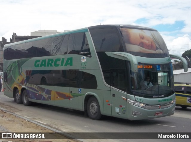 Viação Garcia 7177 na cidade de Rio de Janeiro, Rio de Janeiro, Brasil, por Marcelo Horta. Número da foto: #13050499.