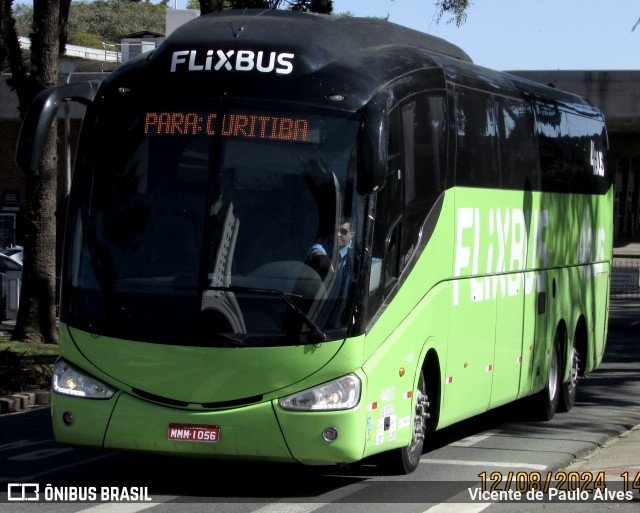 FlixBus Transporte e Tecnologia do Brasil 44017 na cidade de Curitiba, Paraná, Brasil, por Vicente de Paulo Alves. Número da foto: #13049827.