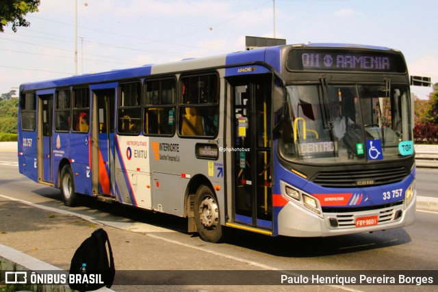 Guarulhos Transportes 33.757 na cidade de São Paulo, São Paulo, Brasil, por Paulo Henrique Pereira Borges. Número da foto: #13051880.