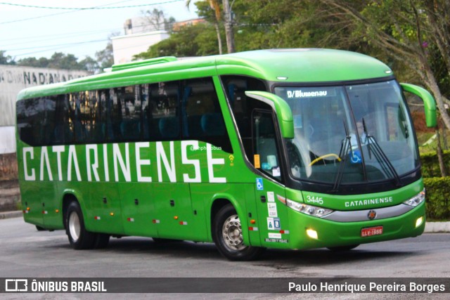 Auto Viação Catarinense 3445 na cidade de Blumenau, Santa Catarina, Brasil, por Paulo Henrique Pereira Borges. Número da foto: #13054393.