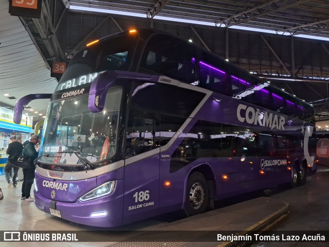Cormar Bus 186 na cidade de Estación Central, Santiago, Metropolitana de Santiago, Chile, por Benjamín Tomás Lazo Acuña. Número da foto: #13055688.