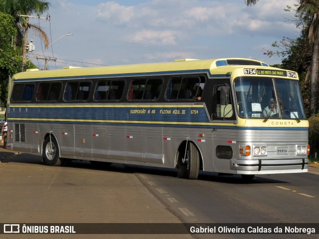 Ônibus Particulares 6754 na cidade de Artur Nogueira, São Paulo, Brasil, por Gabriel Oliveira Caldas da Nobrega. Número da foto: #13053239.