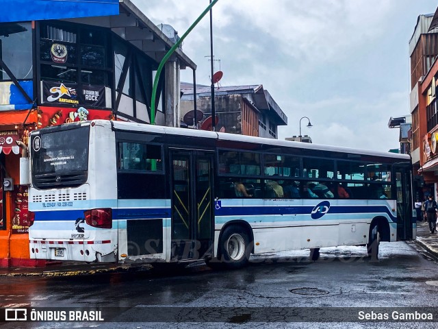 ATD - AutoTransportes Desamparados 109 na cidade de San José, San José, Costa Rica, por Sebas Gamboa. Número da foto: #13058745.