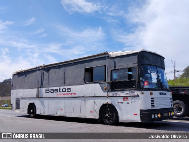 Motorhomes 111 na cidade de Embu das Artes, São Paulo, Brasil, por Josivaldo Oliveira. Número da foto: #13058973.