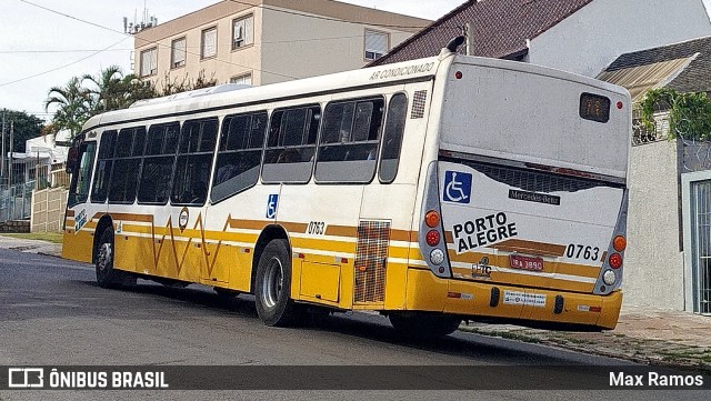 Companhia Carris Porto-Alegrense 0763 na cidade de Porto Alegre, Rio Grande do Sul, Brasil, por Max Ramos. Número da foto: #13056230.