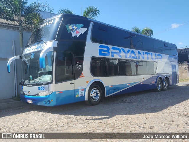 BryanTur 1500 na cidade de Divinópolis, Minas Gerais, Brasil, por João Marcos William. Número da foto: #13057670.