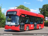 First Bus WKE37110 na cidade de Ealing, Greater London, Inglaterra, por Fábio Takahashi Tanniguchi. Número da foto: #13057654.