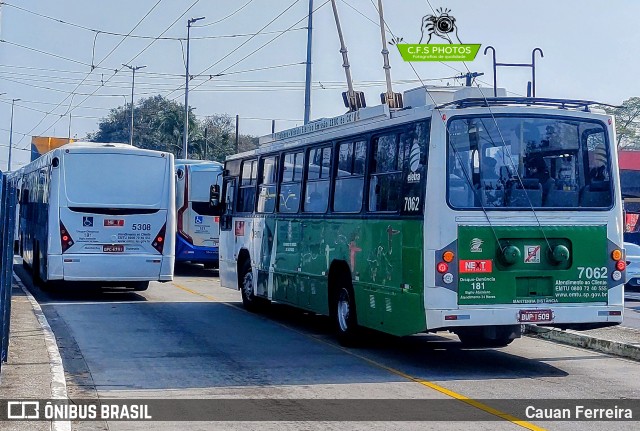 Next Mobilidade - ABC Sistema de Transporte 7062 na cidade de São Paulo, São Paulo, Brasil, por Cauan Ferreira. Número da foto: #13010377.