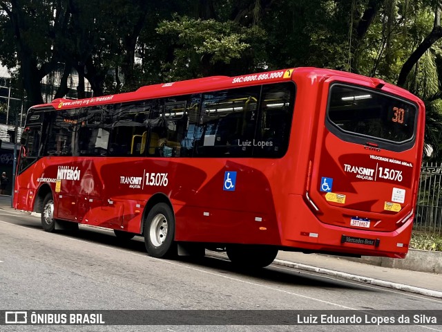 Viação Araçatuba 1.5.076 na cidade de Niterói, Rio de Janeiro, Brasil, por Luiz Eduardo Lopes da Silva. Número da foto: #13009426.