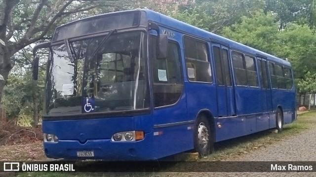 Ônibus Particulares 8255 na cidade de Porto Alegre, Rio Grande do Sul, Brasil, por Max Ramos. Número da foto: #13009199.