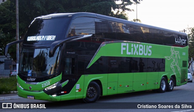 FlixBus Transporte e Tecnologia do Brasil 2302 na cidade de São Paulo, São Paulo, Brasil, por Cristiano Soares da Silva. Número da foto: #13010373.