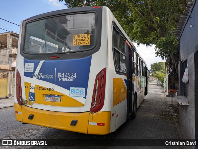 Auto Viação Três Amigos B44524 na cidade de Rio de Janeiro, Rio de Janeiro, Brasil, por Cristhian Davi. Número da foto: #13011003.