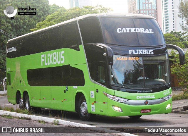 FlixBus Transporte e Tecnologia do Brasil 18228 na cidade de Salvador, Bahia, Brasil, por Tadeu Vasconcelos. Número da foto: #13008536.