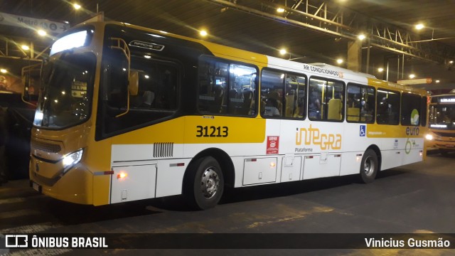 Plataforma Transportes 31213 na cidade de Salvador, Bahia, Brasil, por Vinicius Gusmão. Número da foto: #13011171.
