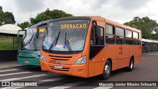 Expresso Azul JA949 na cidade de Curitiba, Paraná, Brasil, por Marcelo Junior Ribeiro Schuartz. Número da foto: #13059261.
