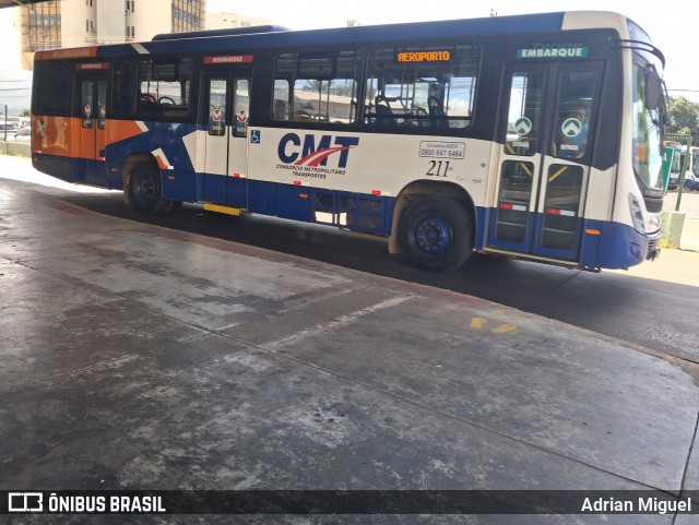 CMT - Consórcio Metropolitano Transportes 211 na cidade de Várzea Grande, Mato Grosso, Brasil, por Adrian Miguel. Número da foto: #13060084.