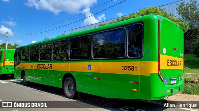 Transportes Capellini 32581 na cidade de Paulínia, São Paulo, Brasil, por Allan Henrique. Número da foto: #13060557.