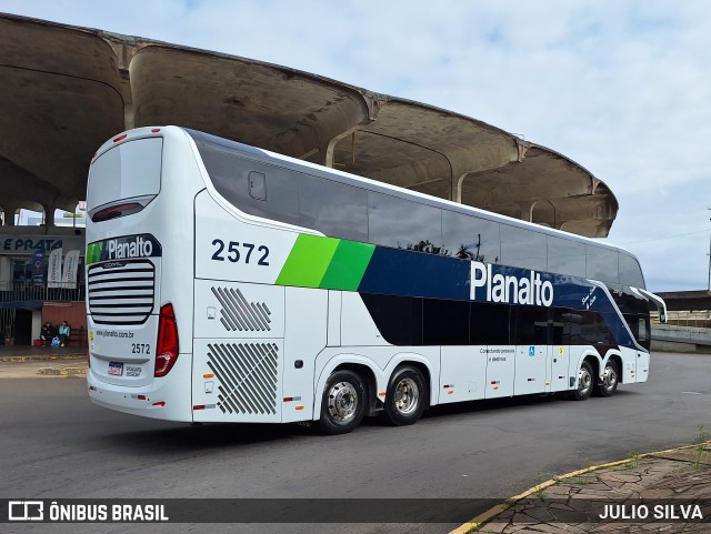 Planalto Transportes 2572 na cidade de Porto Alegre, Rio Grande do Sul, Brasil, por JULIO SILVA. Número da foto: #13063418.