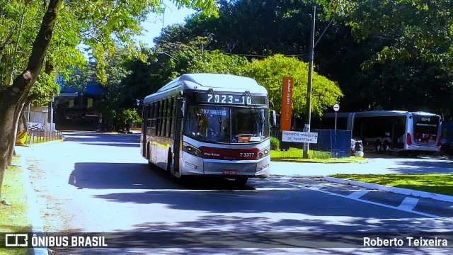 Viação Metrópole Paulista - Zona Sul 7 3377 na cidade de São Paulo, São Paulo, Brasil, por Roberto Teixeira. Número da foto: #13063720.