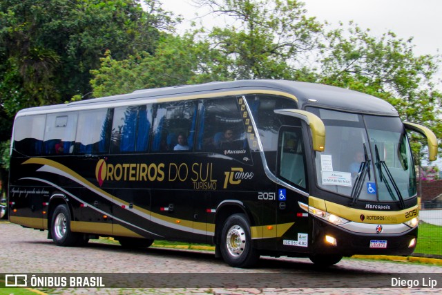 Roteiros do Sul Turismo 2051 na cidade de Joinville, Santa Catarina, Brasil, por Diego Lip. Número da foto: #13064212.